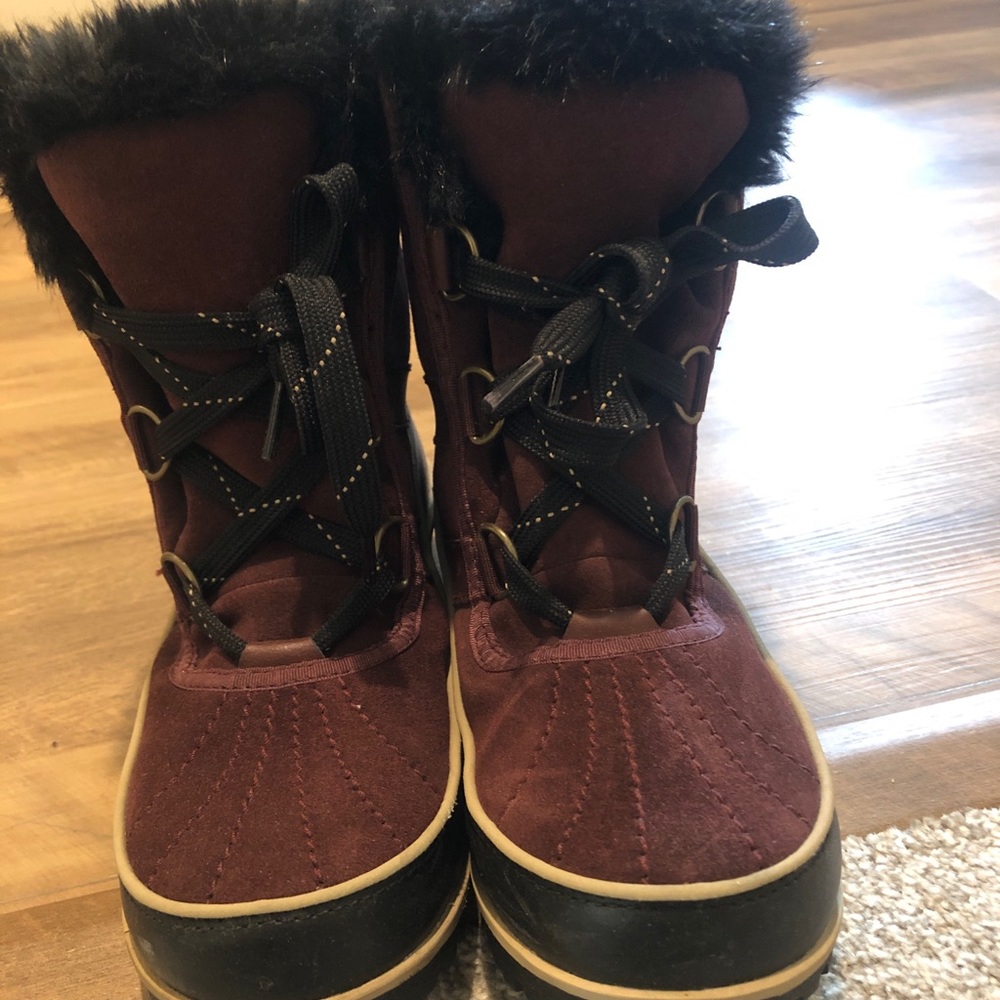 SOREL SNOW BOOTS💜